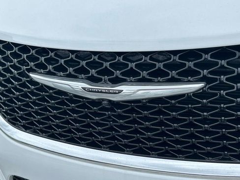 New 2026 Chrysler Pacifica Select image 17
