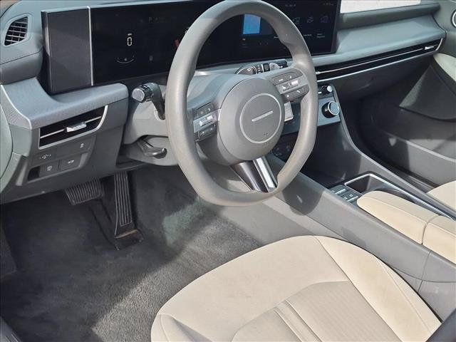 Used 2025 Hyundai Sonata SEL FWD image 9
