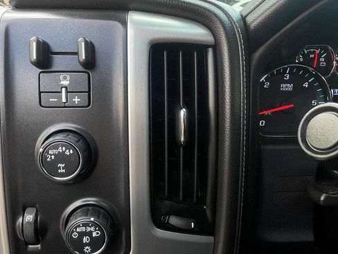 Used 2018 GMC Sierra 1500 SLT image 23