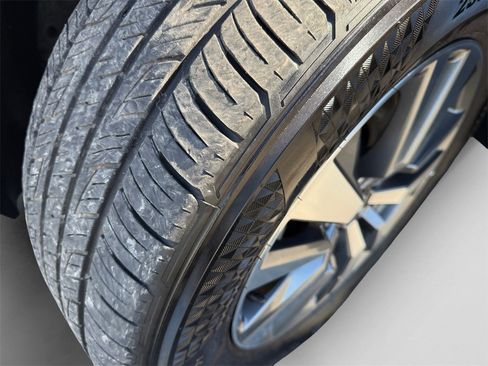 Certified 2025 Nissan Pathfinder SL image 19