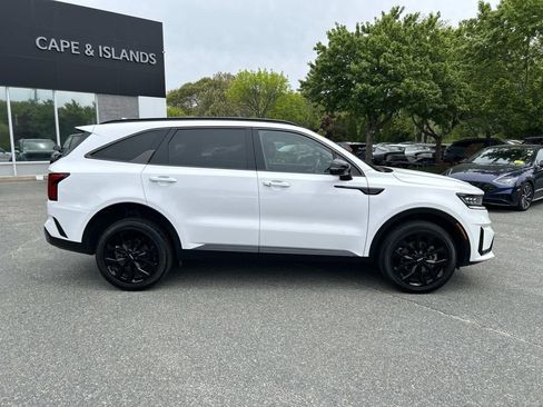 Certified 2023 Kia Sorento SX AWD/4WD image 2