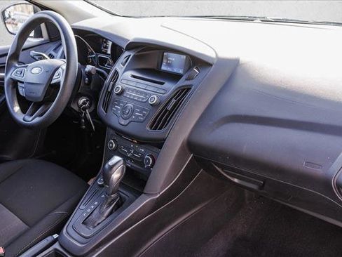 Used 2016 Ford Focus SE image 28
