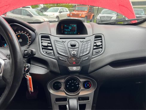 Used 2015 Ford Fiesta SE FWD image 13