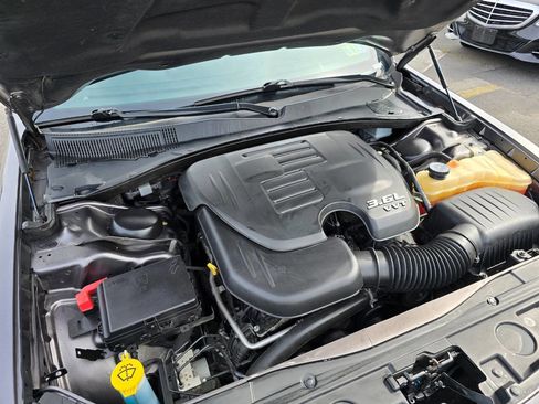 Used 2018 Chrysler 300 S image 35
