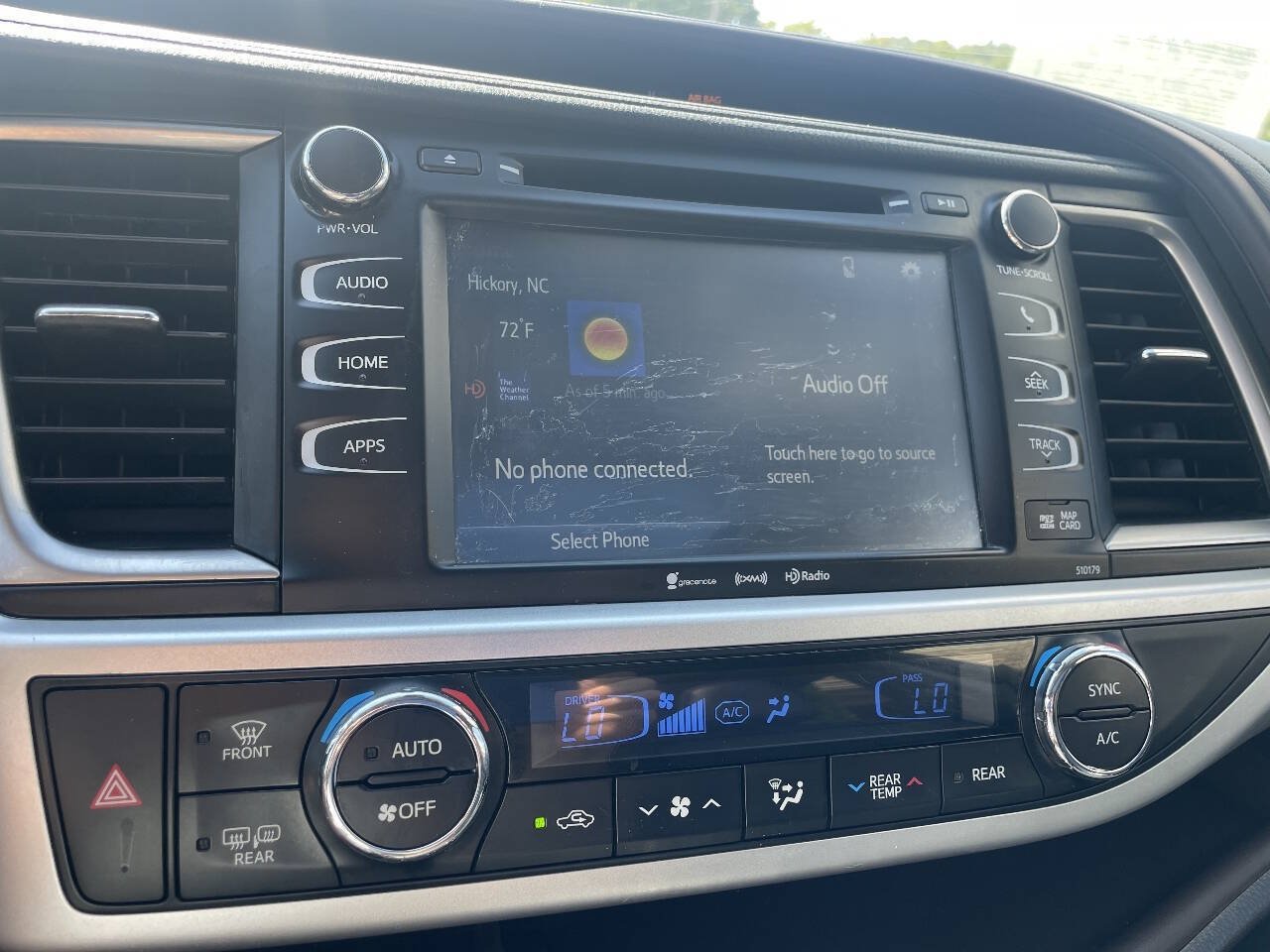 Used 2017 Toyota Highlander XLE FWD image 27