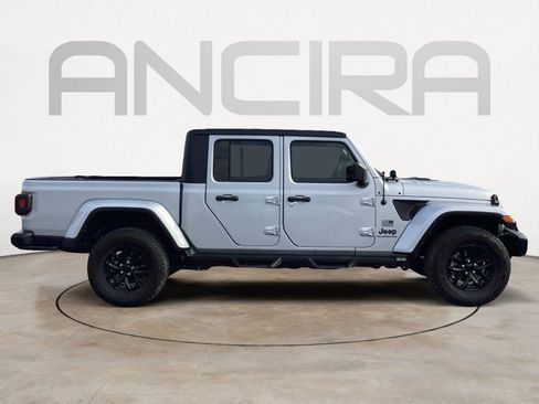 Used 2023 Jeep Gladiator Sport image 15