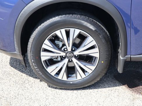 Used 2023 Nissan Rogue SV FWD image 14