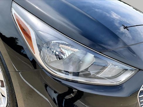 Used 2021 Hyundai Accent SE FWD image 28