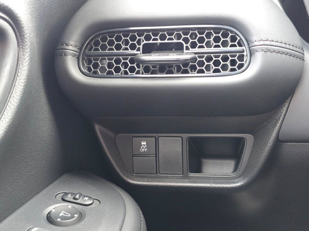 Certified 2025 Honda HR-V LX image 26