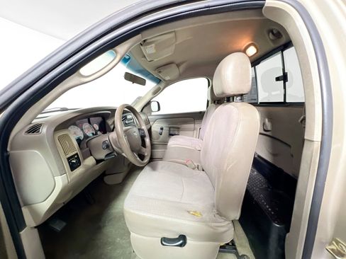 Used 2005 Dodge Ram 1500 Truck ST w/ ST Value Group image 14