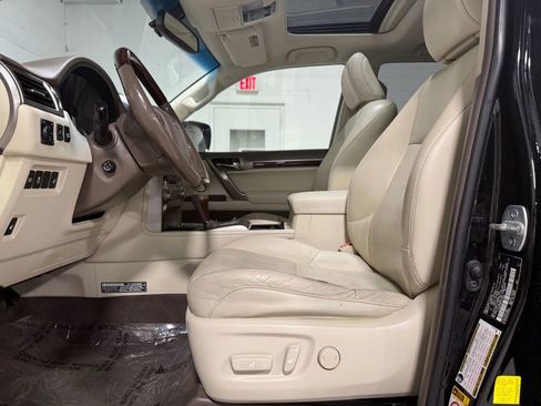 Used 2017 Lexus GX 460 Luxury image 12