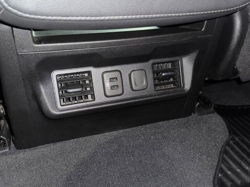 Used 2020 GMC Sierra 1500 SLE w/ SLE Value Package image 12