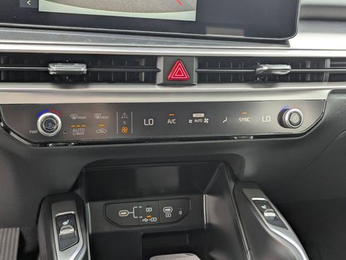 New 2026 Kia Sorento EX FWD image 25