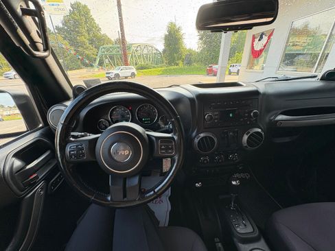 Used 2013 Jeep Wrangler Sport AWD/4WD image 14