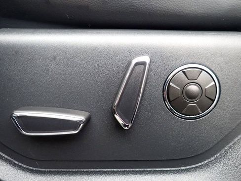 Certified 2022 Ford F350 Platinum w/ FX4 Off-Road Package image 23