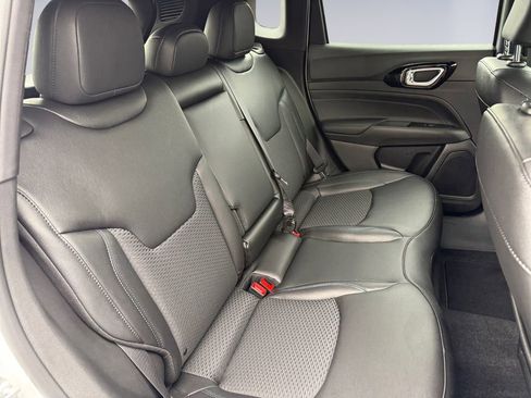 New 2026 Jeep Compass Latitude image 18