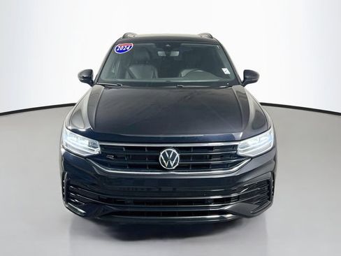 Used 2024 Volkswagen Tiguan SE R-Line FWD image 3