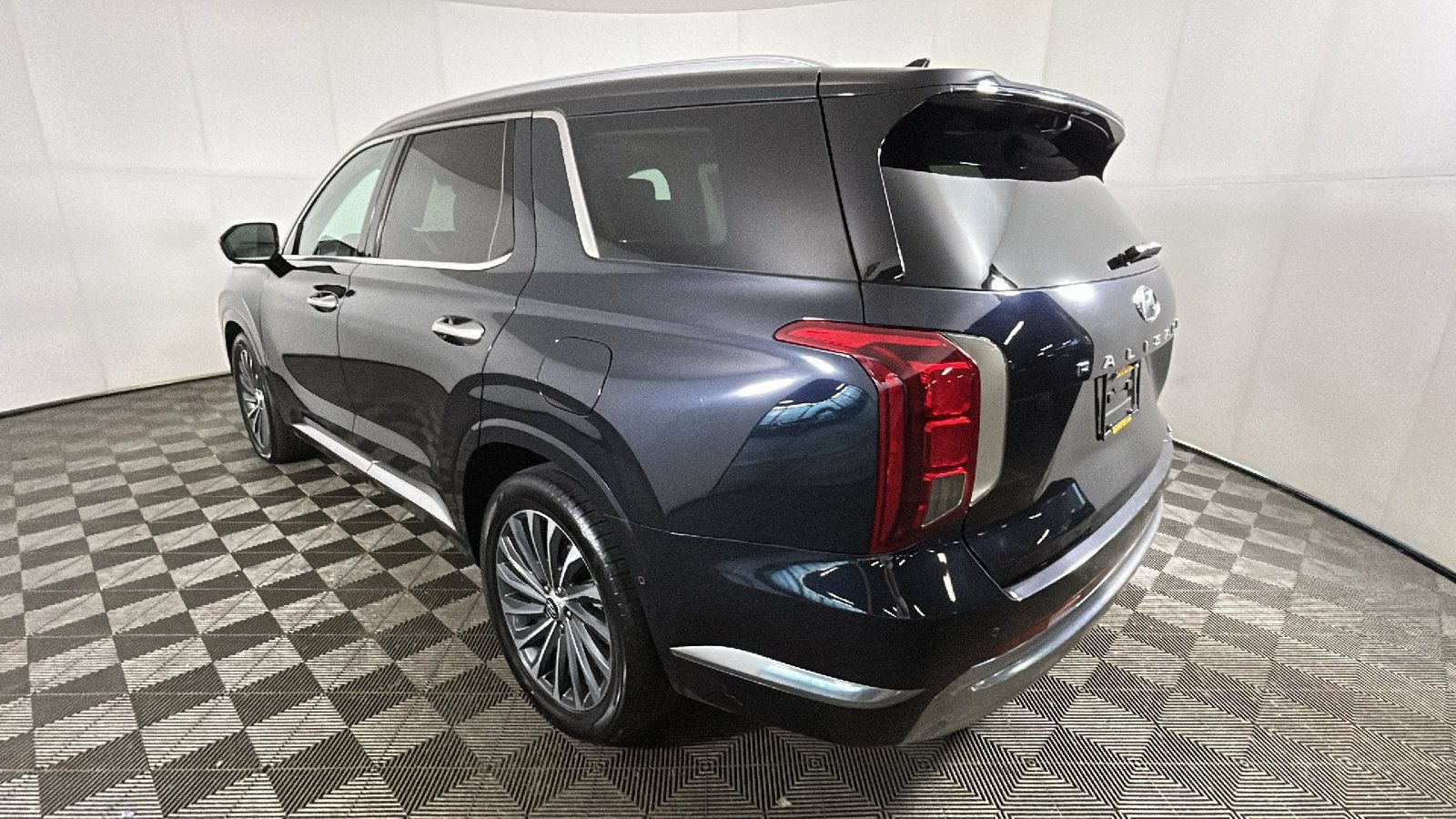 Used 2024 Hyundai Palisade Calligraphy FWD image 5