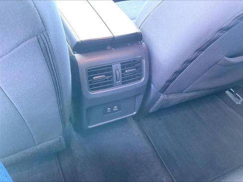 Used 2023 Nissan Rogue SV image 28