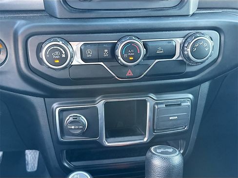 Used 2021 Jeep Wrangler Unlimited Willys image 16