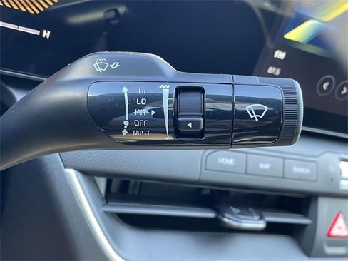 New 2025 Kia K4 LXS image 30