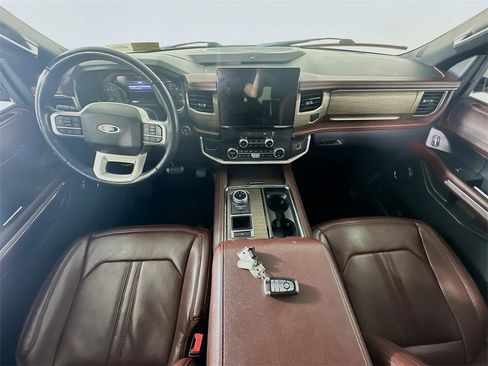 Used 2022 Ford Expedition Max Limited image 10