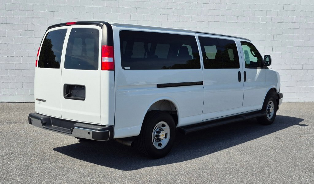 Used 2025 Chevrolet Express 3500 LT w/ LT Preferred Equipment Group RWD image 16