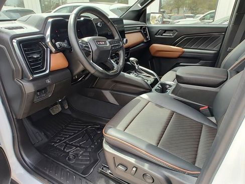 Used 2024 GMC Canyon AT4 w/ AT4 Premium Package AWD/4WD image 12