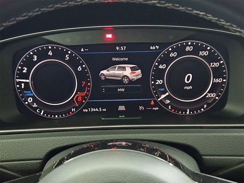 Used 2018 Volkswagen Golf R 4-Door image 33