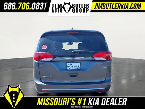 Used 2018 Chrysler Pacifica Touring-L w/ Advanced Safetytec Group FWD image 25