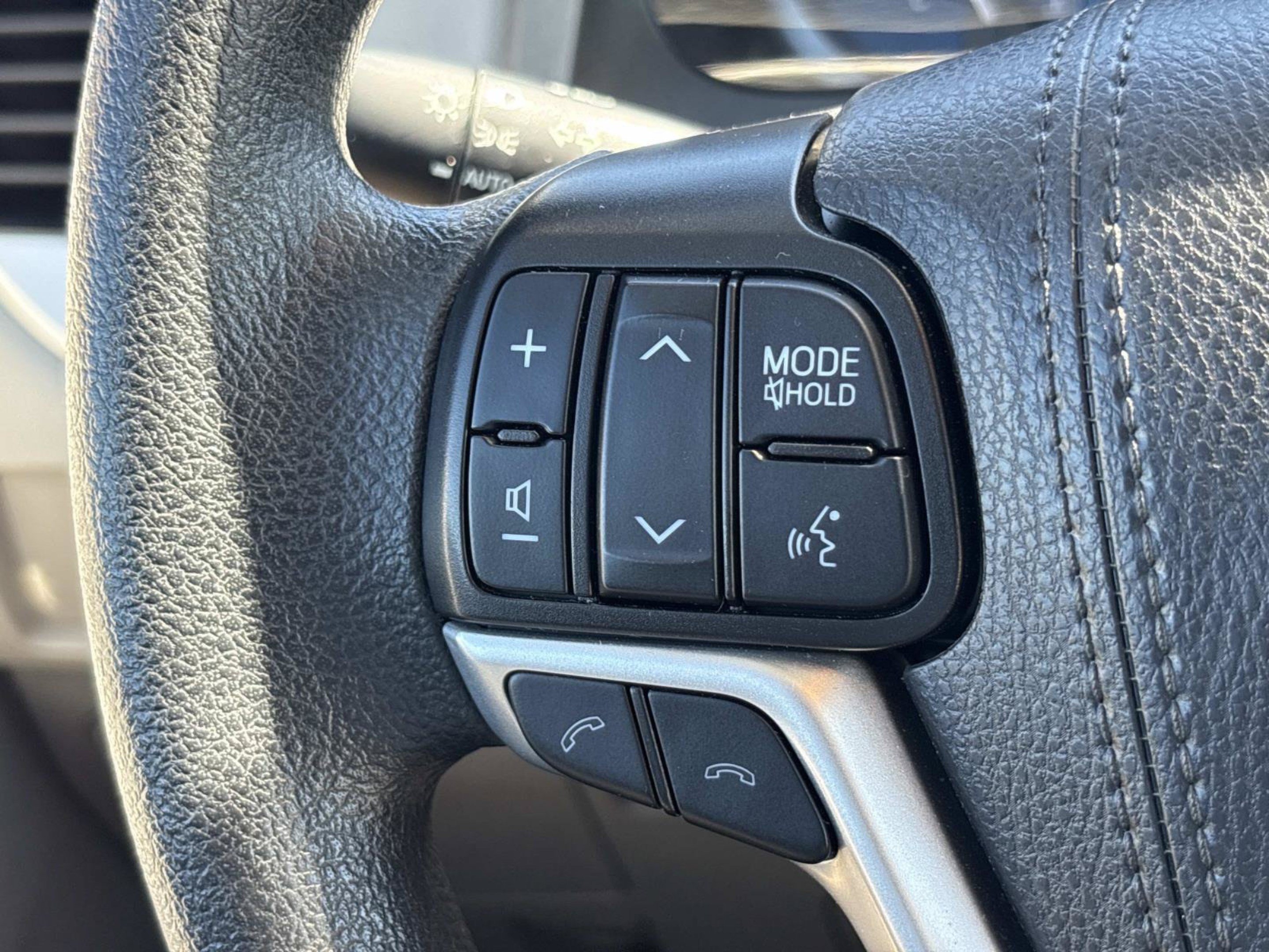 Used 2020 Toyota Sienna L FWD image 21