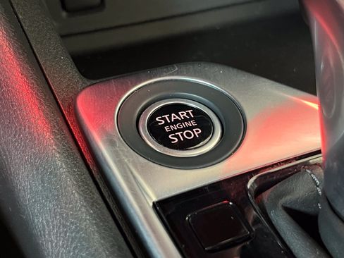 Used 2025 Nissan Sentra SV FWD image 34