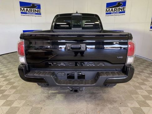 Used 2023 Toyota Tacoma TRD Sport w/ Black Out Package (TMS) image 17