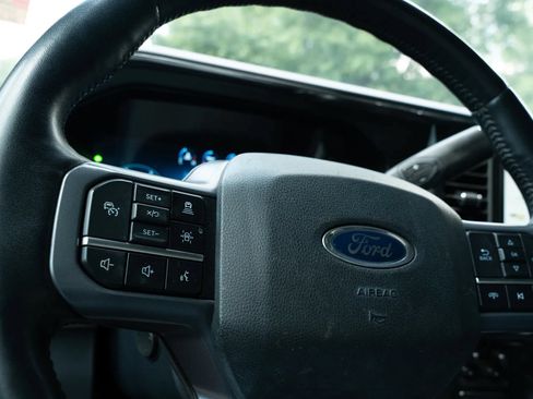 Used 2023 Ford F250 Lariat w/ Lariat Ultimate Package AWD/4WD image 31