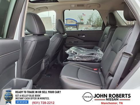 New 2026 Nissan Pathfinder SL w/ SL Premium Package AWD/4WD image 9