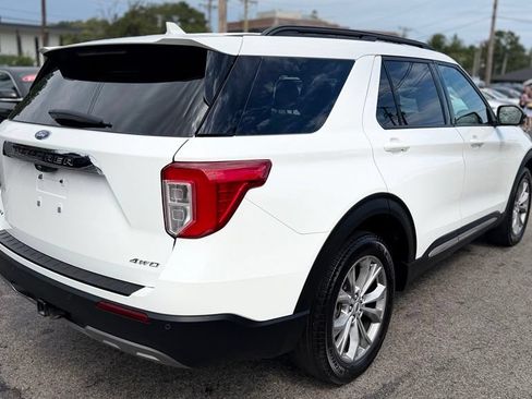 Used 2023 Ford Explorer XLT w/ Equipment Group 202A AWD/4WD image 8