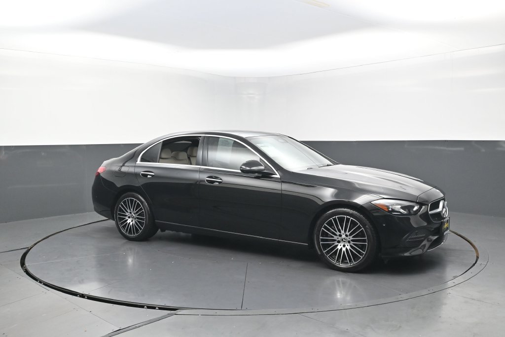 Used 2025 Mercedes-Benz C 300 4MATIC Sedan w/ Exclusive Trim Package image 8