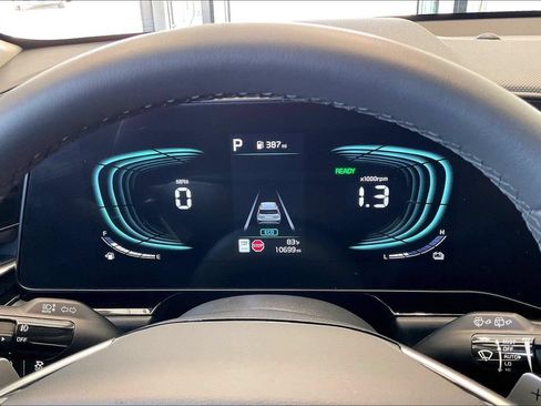 Used 2025 Kia Niro EX Touring FWD image 20