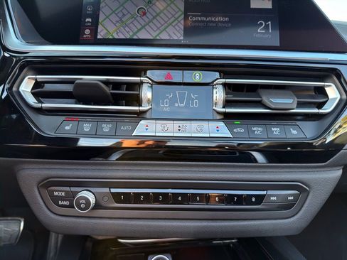 Used 2022 BMW Z4 M40i w/ Premium Package image 29