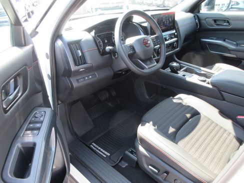 Used 2026 Nissan Pathfinder Rock Creek AWD/4WD image 13