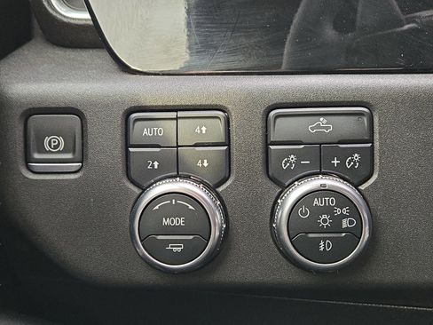 Used 2024 GMC Sierra 1500 Elevation image 22