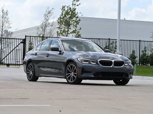 Used 2020 BMW 330i xDrive Sedan w/ Premium Package AWD/4WD image 2