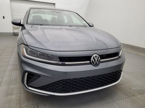 Used 2025 Volkswagen Jetta SE FWD image 14