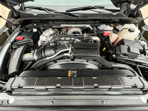 Used 2025 GMC Sierra 2500 AT4 image 30