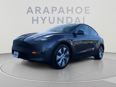Used 2023 Tesla Model Y Long Range AWD/4WD image 1