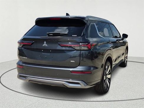 New 2025 Mitsubishi Outlander SEL image 6
