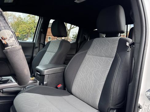 Used 2023 Toyota Tacoma TRD Sport image 17