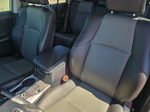 Used 2018 Toyota 4Runner SR5 Premium image 15