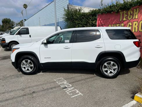 Used 2017 GMC Acadia SLE image 6