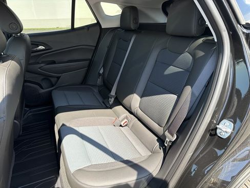 New 2026 Chevrolet Trax LT w/ LT Convenience Package FWD image 23